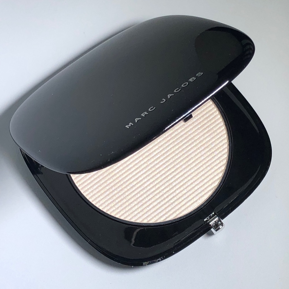 Marc Jacobs O!Mega Glaze All-Over Foil Luminizer  Shade 80 Worth the wait